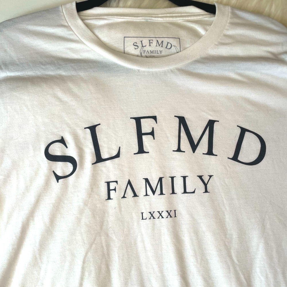 SLFMD Wreath Tee- White